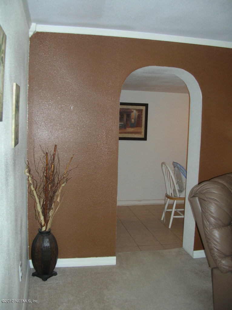 104 Cumbo Road Interlachen, FL 32148 - Photo 11 of 20 Entry to Kitchen