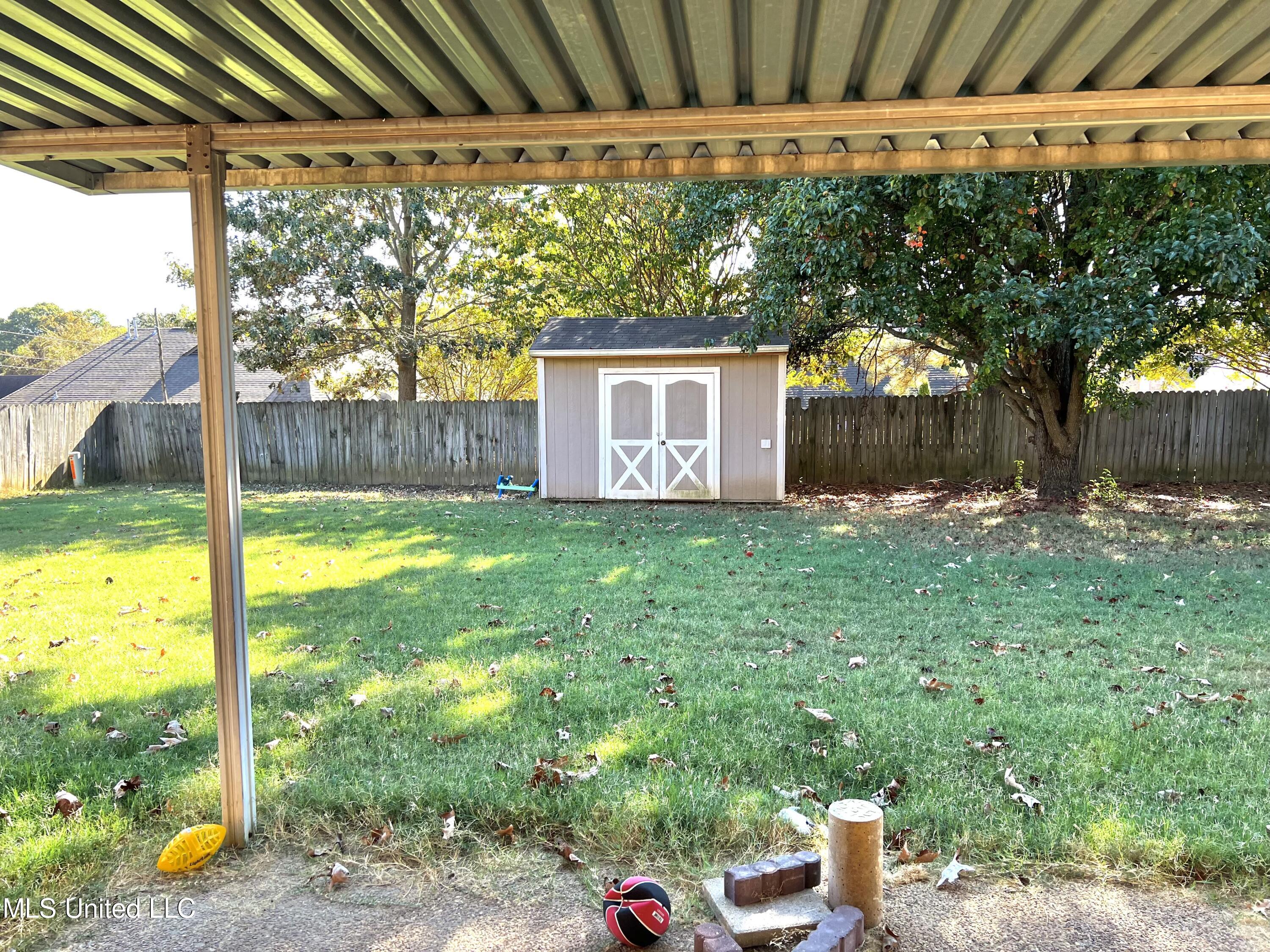 2497 Heather Ridge Southaven, MS 38672 - Photo 7 of 9 Shed