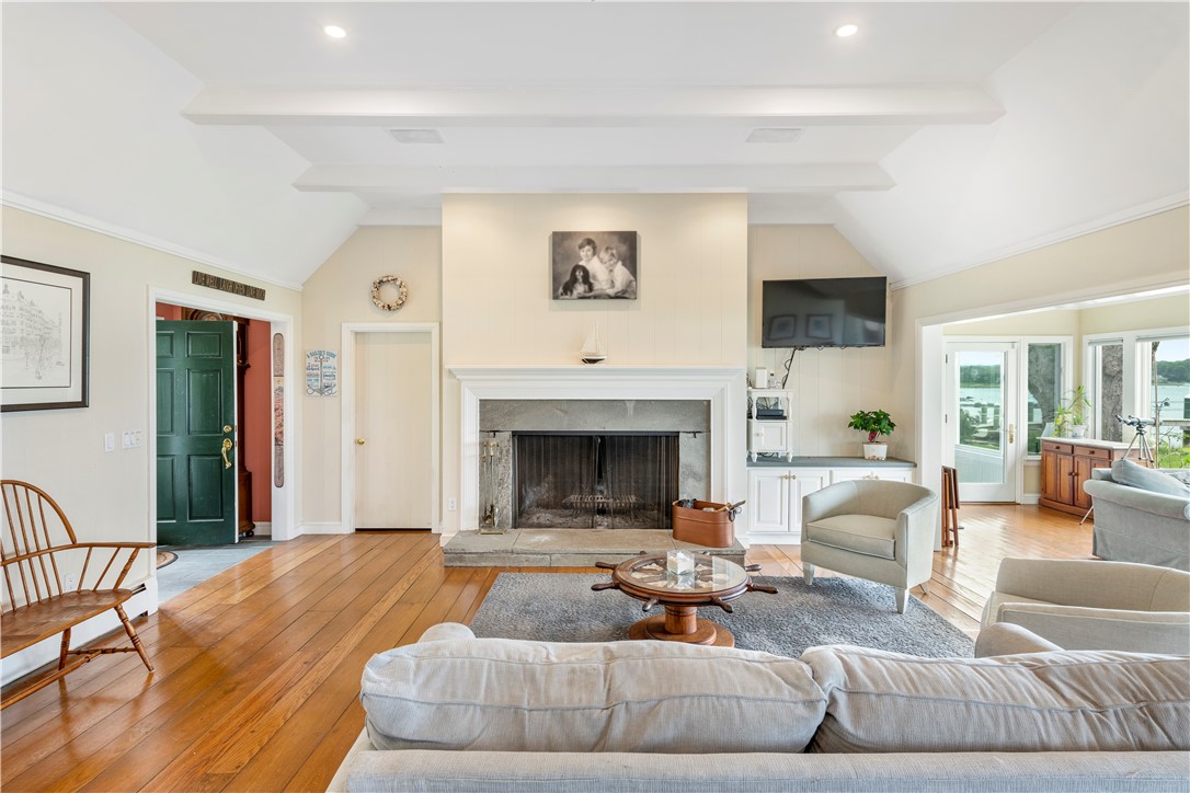 9 Shore Drive Warren, RI 02885 - Photo 3 of 36