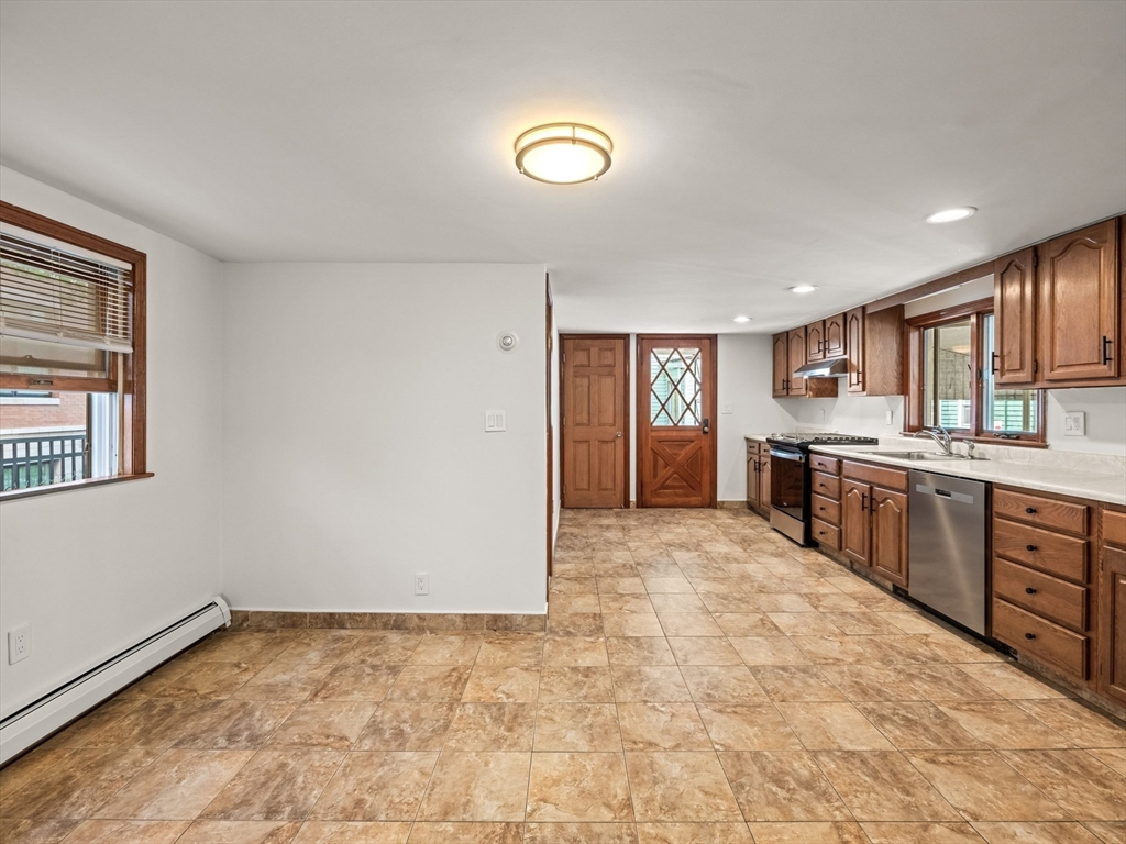 352 R Somerville Avenue Somerville, MA 02143 - Photo 6 of 33