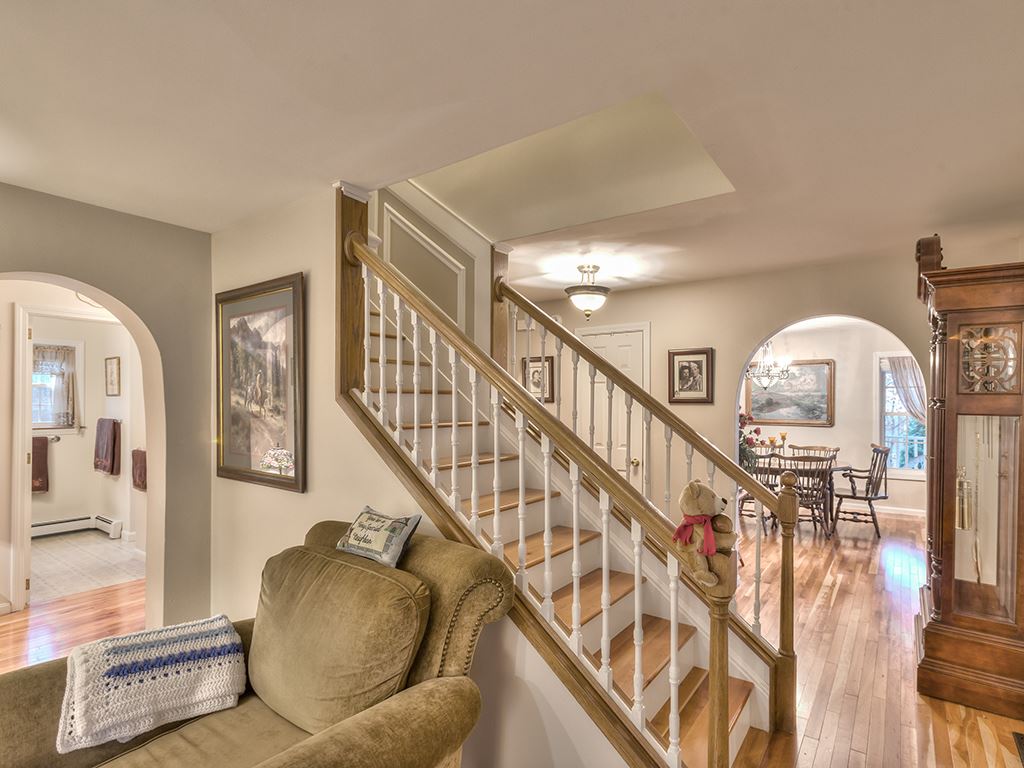 63 Whitehall Road Hooksett, NH 03106 - Photo 8 of 39