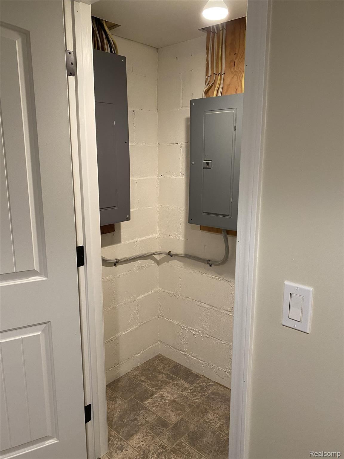 6590 Ridgewood Road Clarkston, MI 48346 - Photo 14 of 30 14.jpeg
