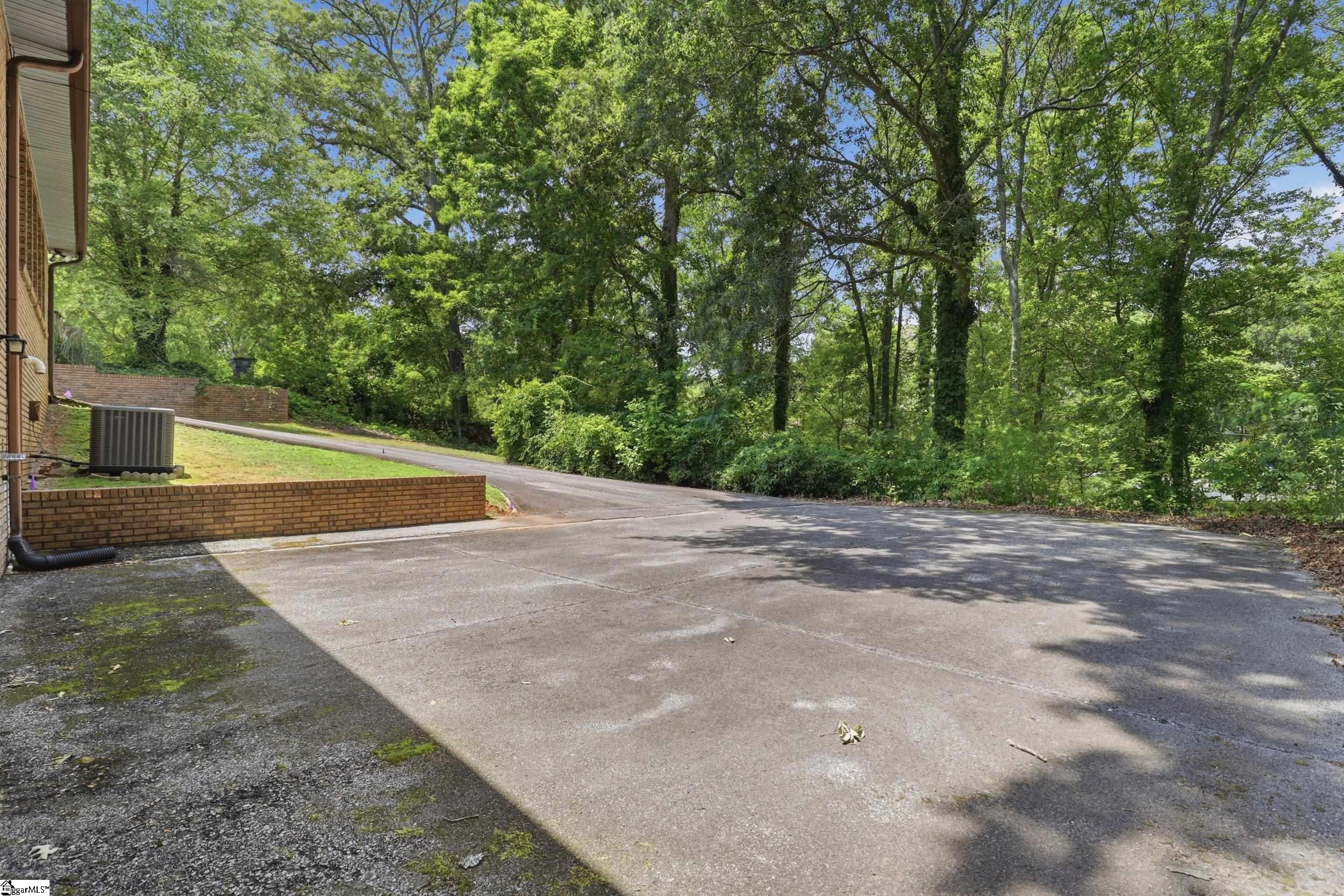 110 Trafalgar Road Greenville, SC 29617 - Photo 32 of 43 Gallery Image 32