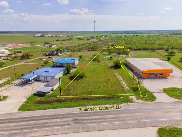 $75,000 | 531 East Orange Avenue, Orange Grove, TX 78372