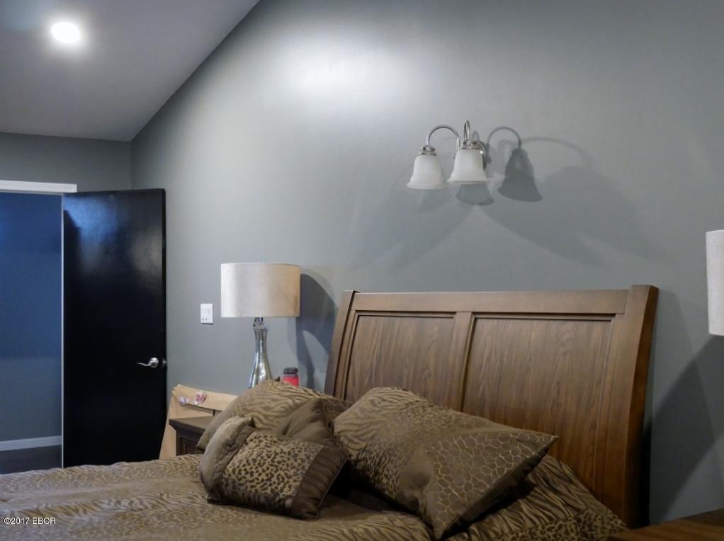 193 Spring Valley Drive Murphysboro, IL 62966 - Photo 16 of 39 Gallery Image 16
