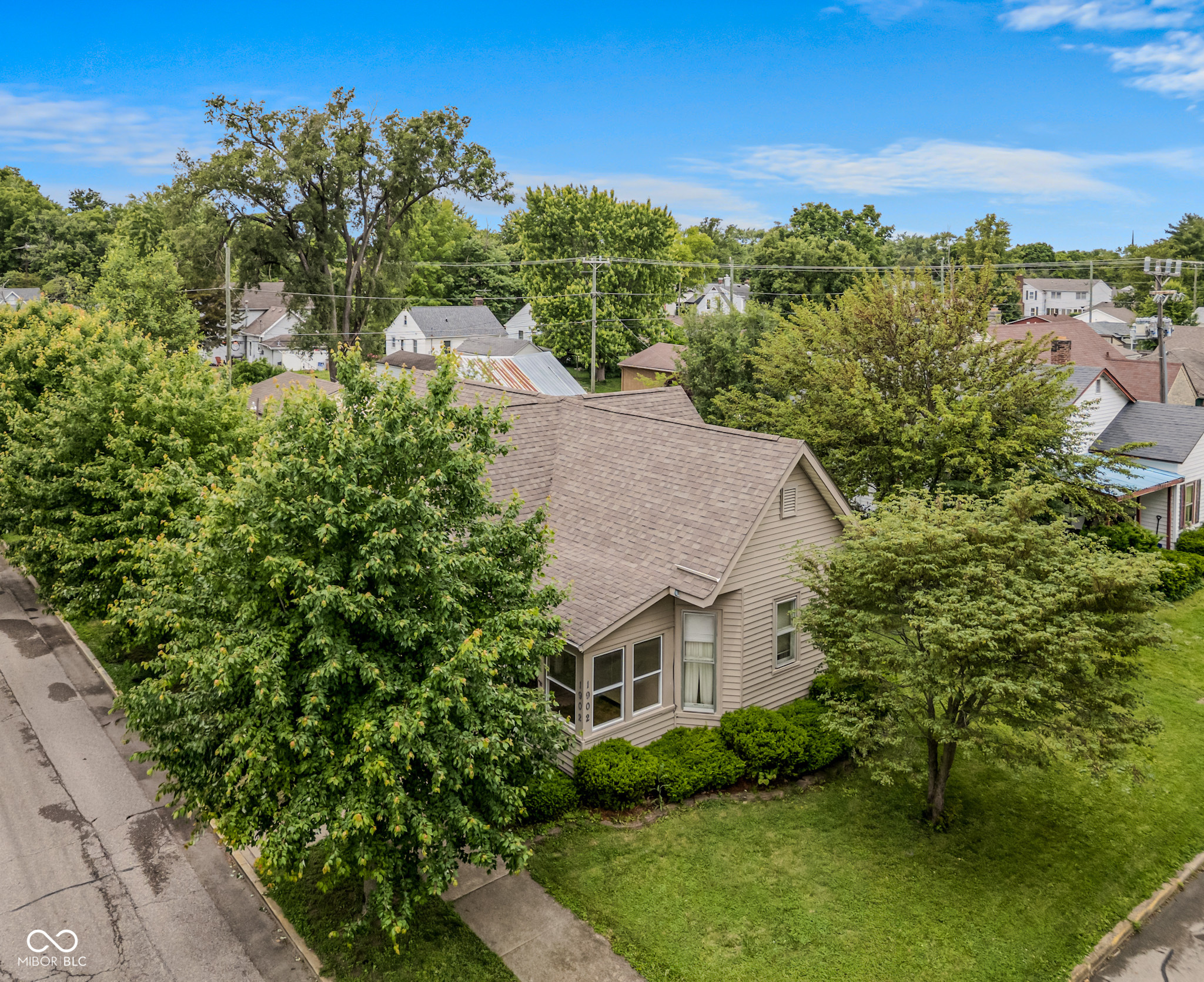 1902 Gilmore Street Columbus, IN 47201 - Photo 2 of 24