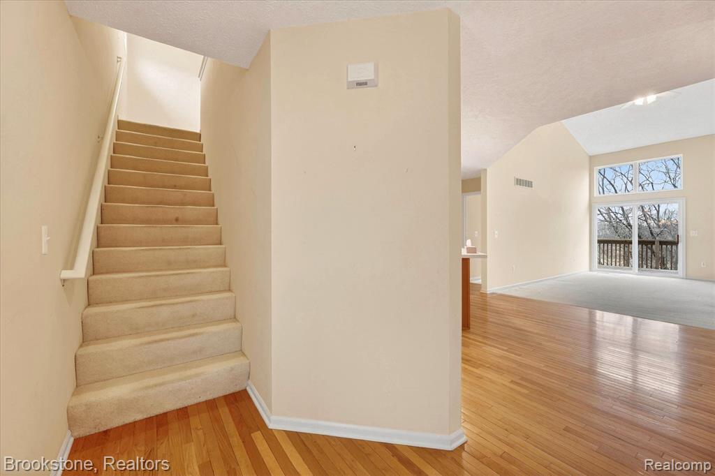 986 Spirea, Unit 44 Howell, MI 48843 - Photo 7 of 49