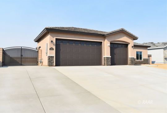 152 Rainshadow Court Ridgecrest, CA 93555 - Photo 2 of 35 Gallery Image 2
