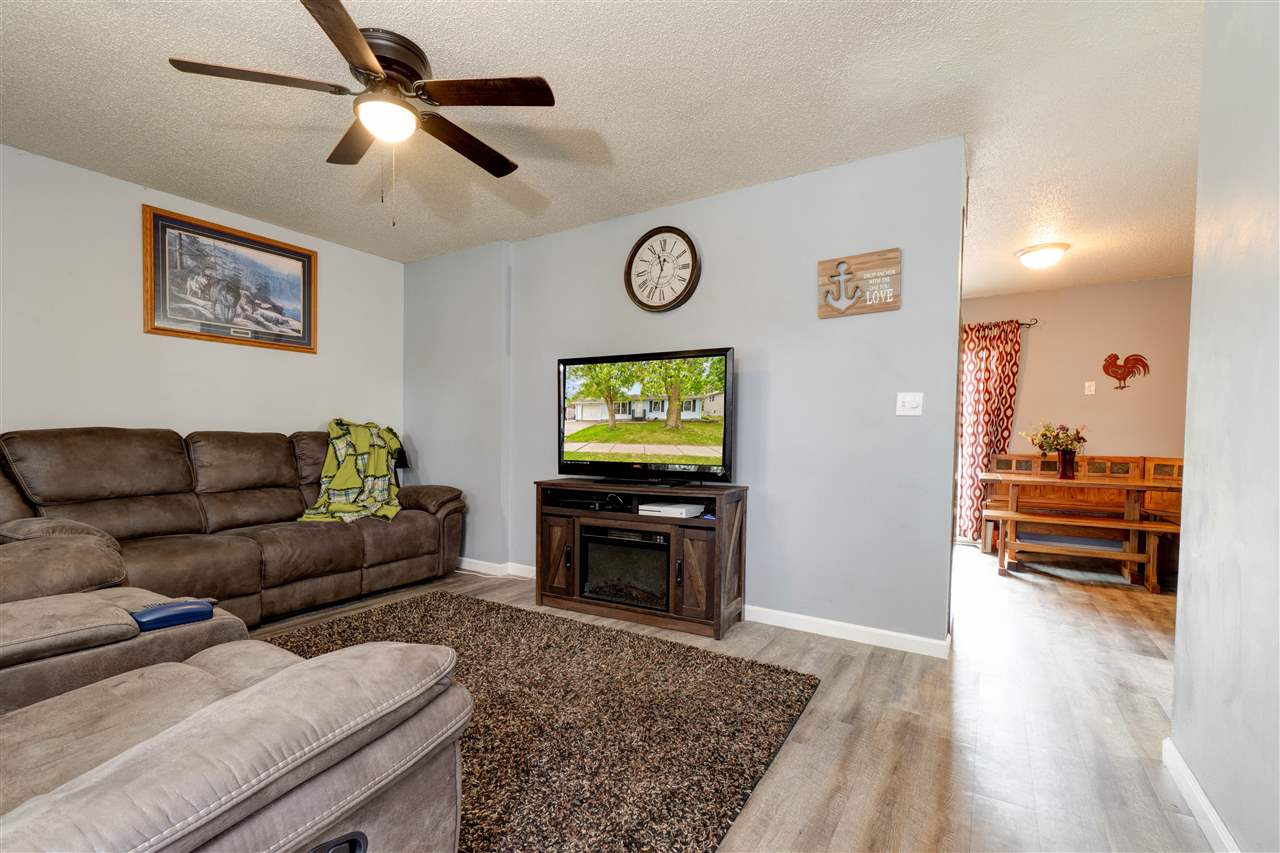 35 Prairie Ridge Court North Liberty, IA 52317 - Photo 2 of 38 Gallery Image 2