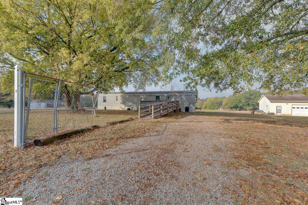 1330 Airline Road Anderson, SC 29624 - Photo 2 of 12