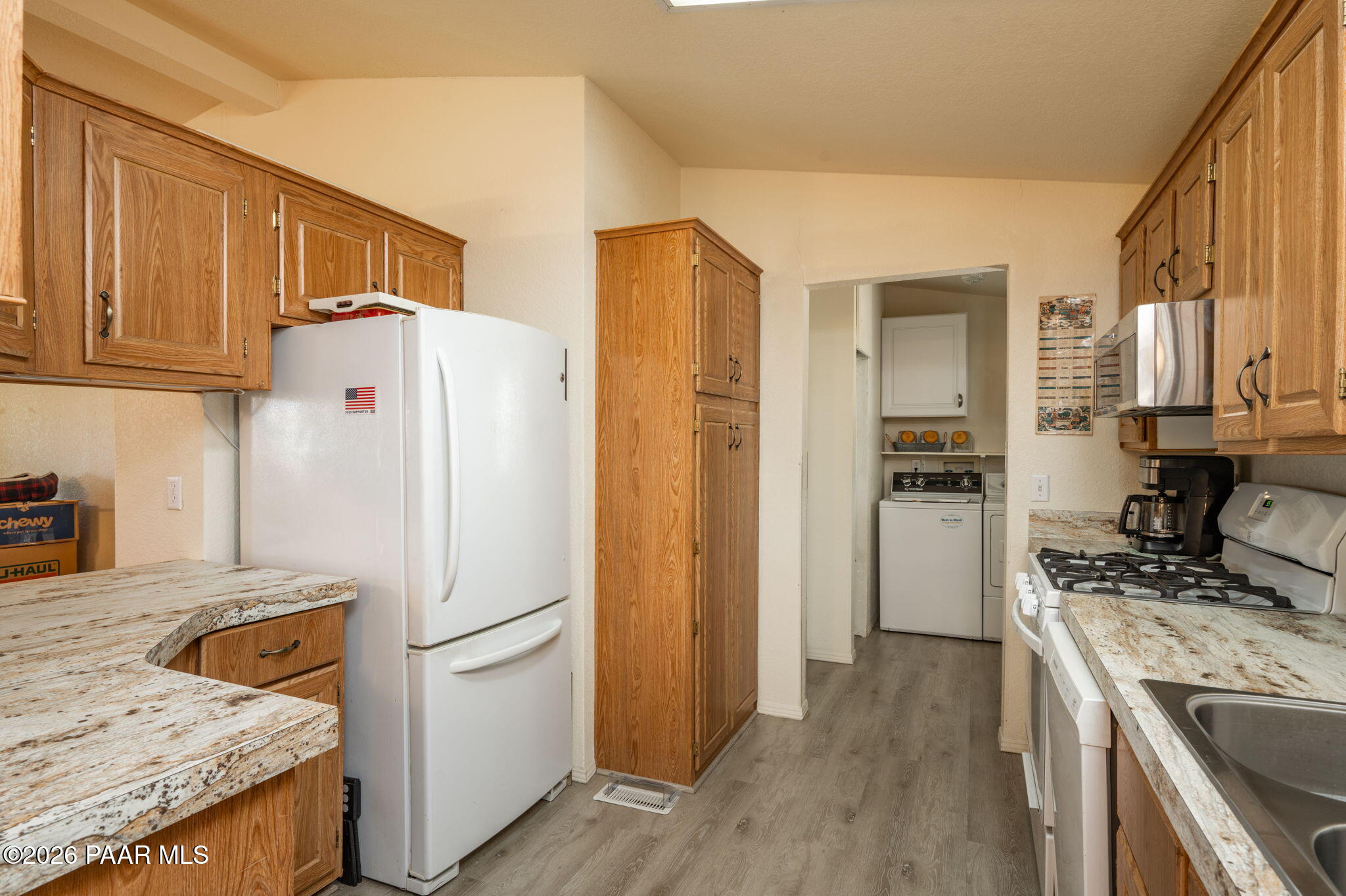 1099 North Swiss Road Dewey, AZ 86327 - Photo 7 of 32 Kitchen