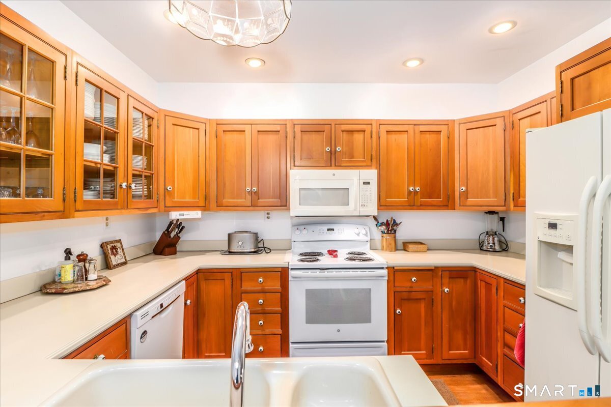 35 Terrace Pl Extension New Milford, CT 06776 - Photo 15 of 40