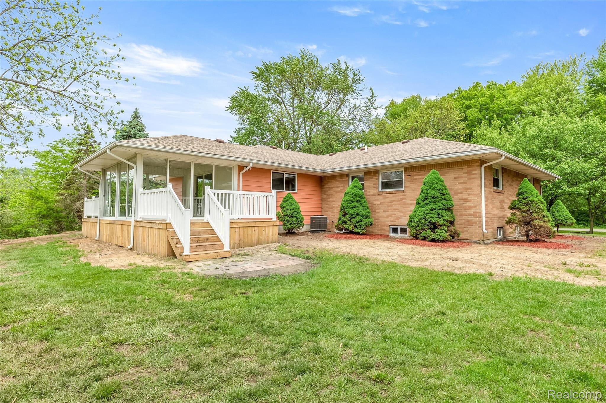 2475 Rauch Road Temperance, MI 48182 - Photo 4 of 46 5.Back