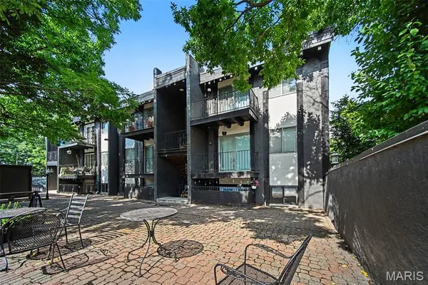 $135,000 | 809 West 40th Street, Unit 14, Kansas City, MO 64111