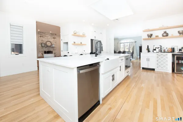 $1,049,000 | 35 Golden Hill Lane, Shelton, CT 06484