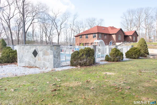$1,049,000 | 35 Golden Hill Lane, Shelton, CT 06484
