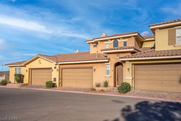 $2,200 | 31 Via Mantova, Unit 2, Henderson, NV 89011