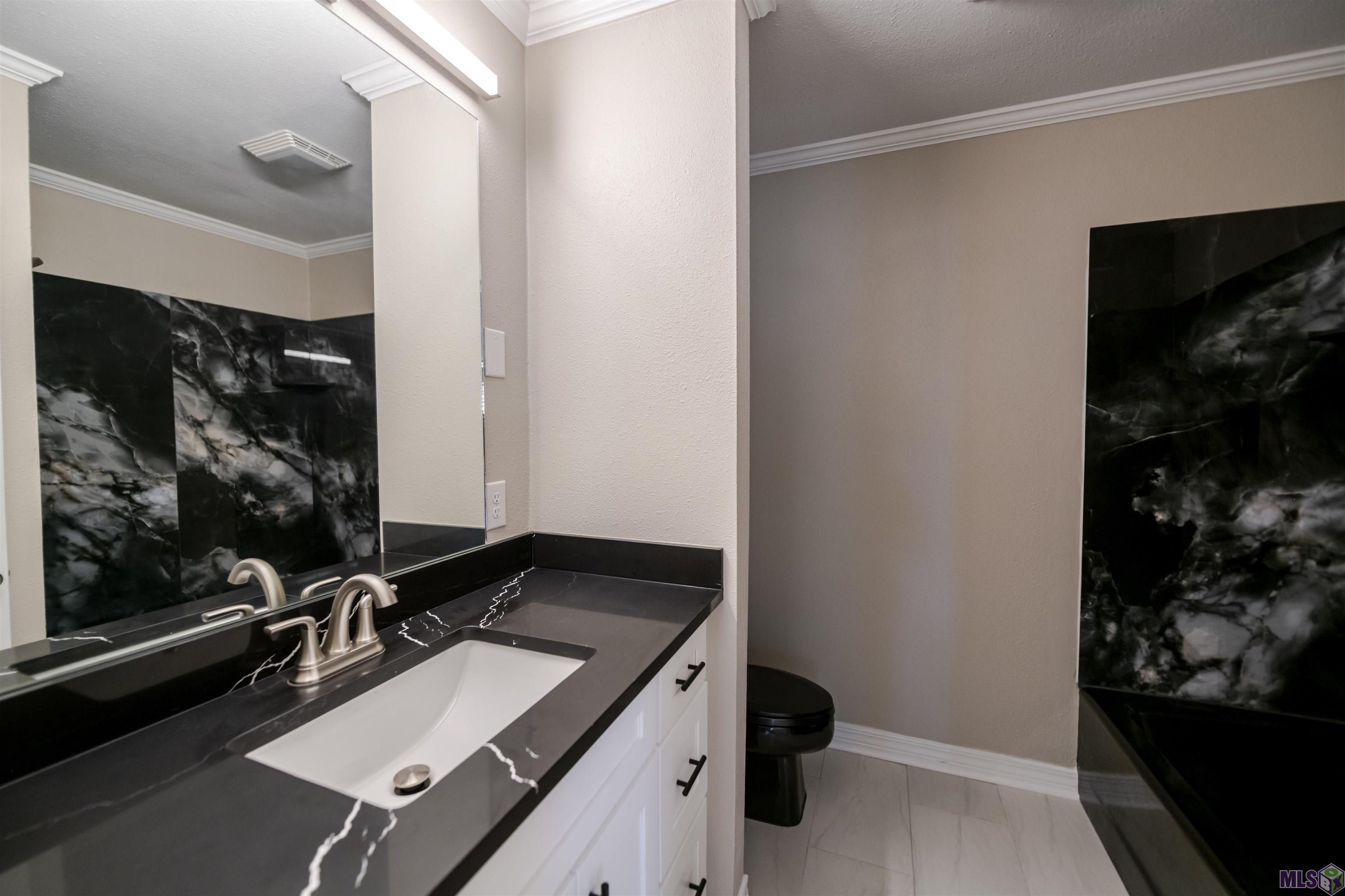 116 Rosedown Street Thibodaux, LA 70301 - Photo 17 of 28 Bathroom 2