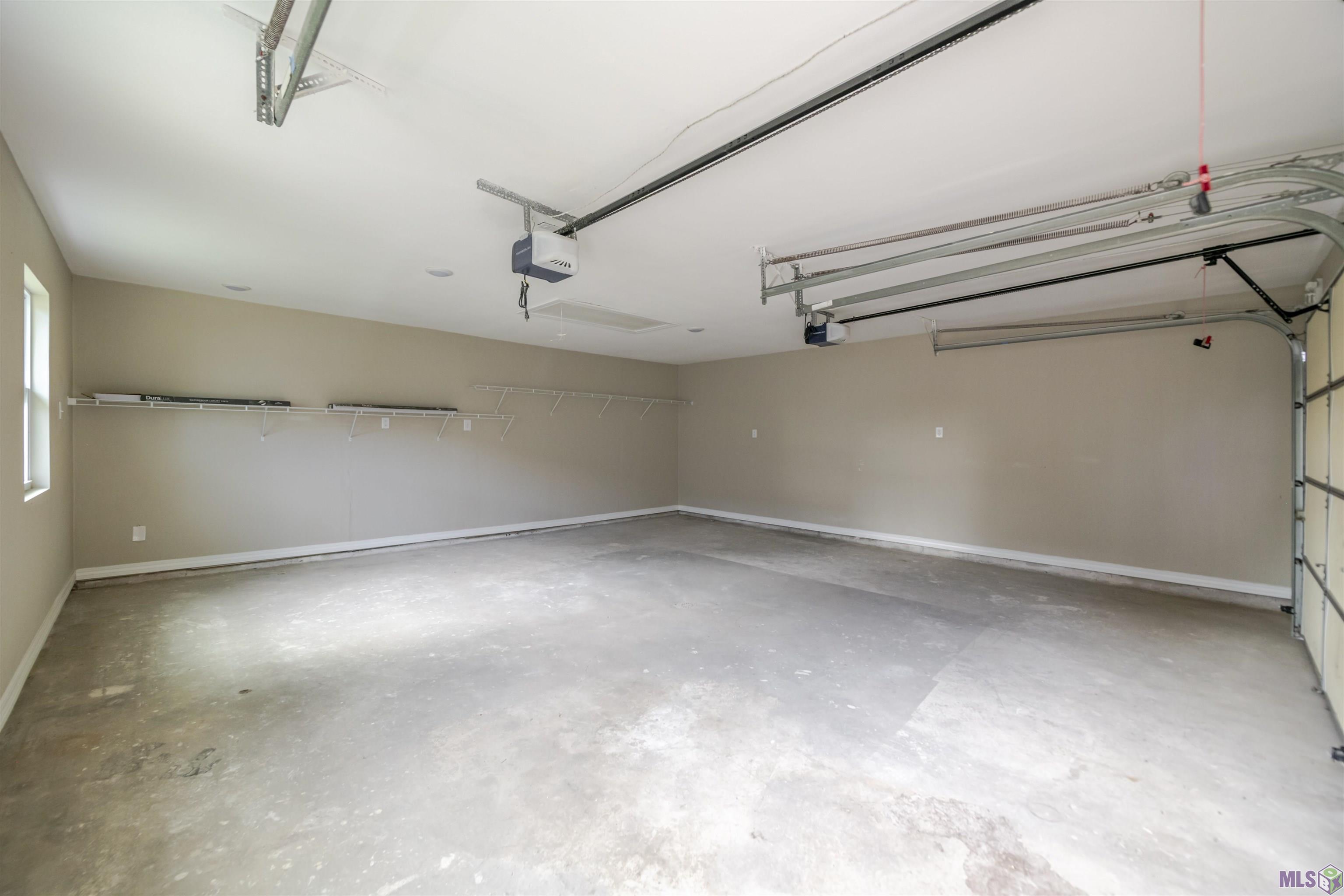 116 Rosedown Street Thibodaux, LA 70301 - Photo 23 of 28 Garage