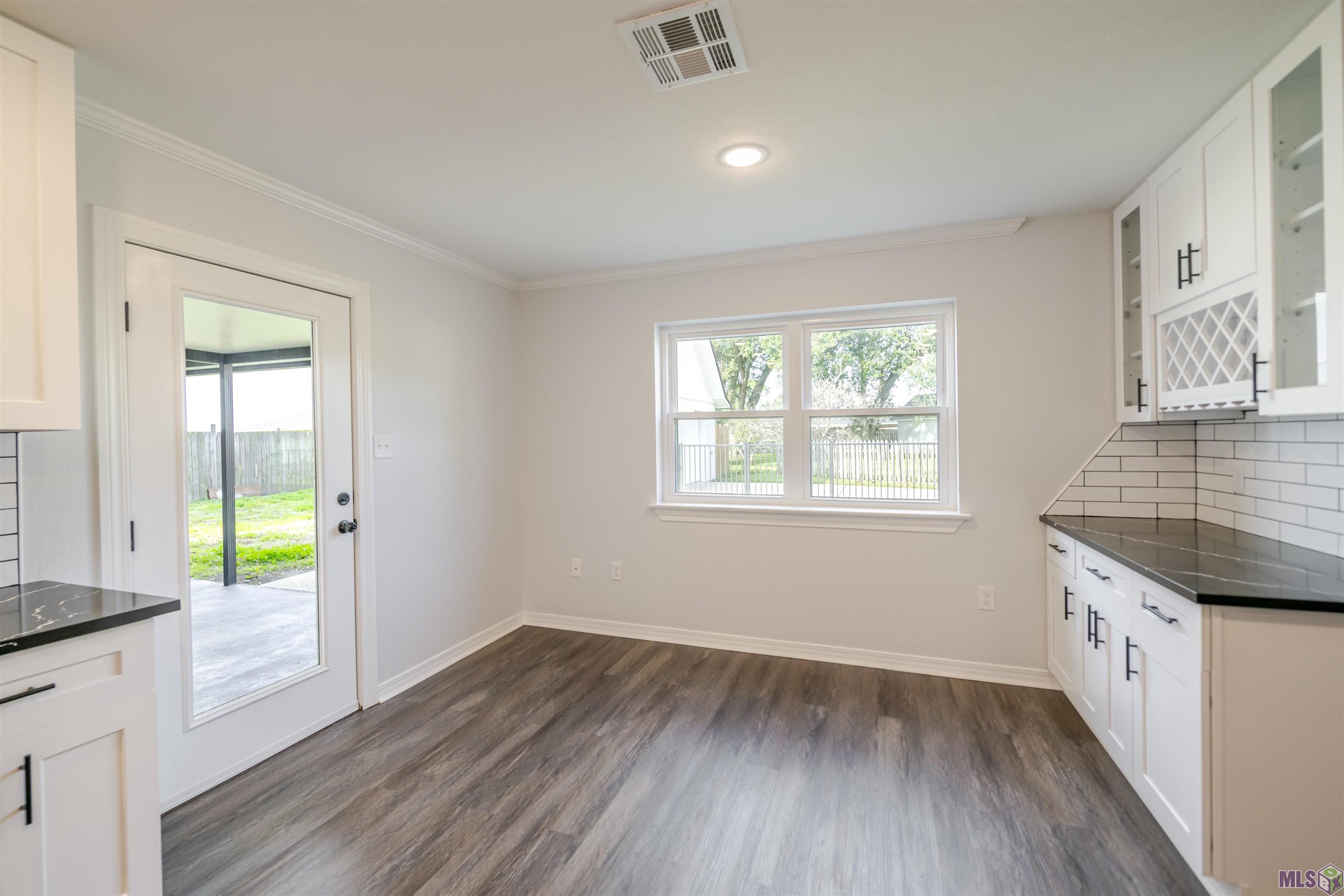 116 Rosedown Street Thibodaux, LA 70301 - Photo 4 of 28 Breakfast Nook View 2