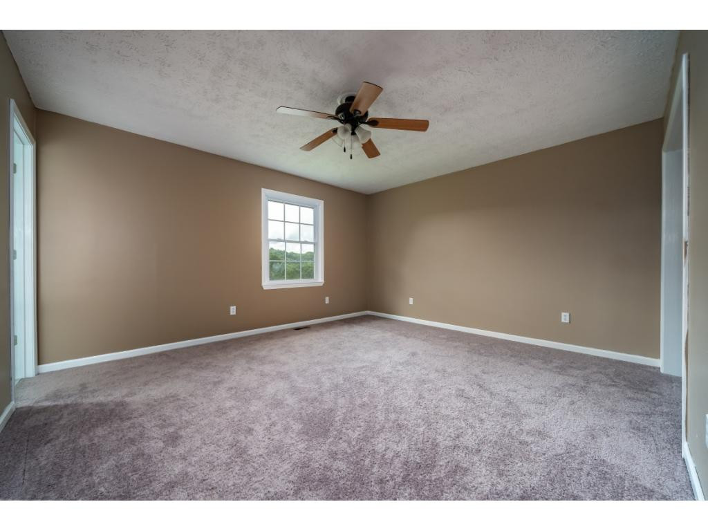 305 Hidden Acres Road Kingsport, TN 37664 - Photo 18 of 30 Photo 18