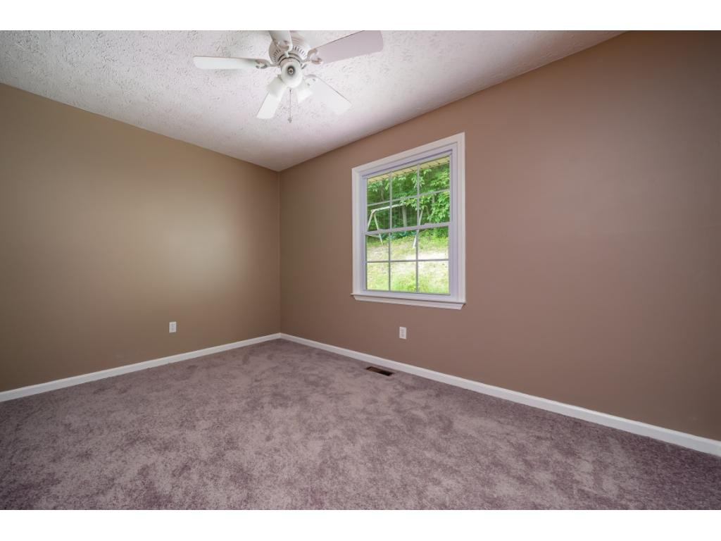 305 Hidden Acres Road Kingsport, TN 37664 - Photo 21 of 30 Photo 21