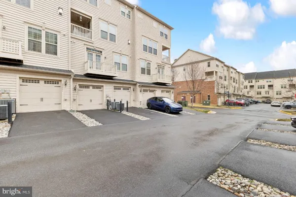 $559,990 | 25997 Braided Mane Terrace, Aldie, VA 20105