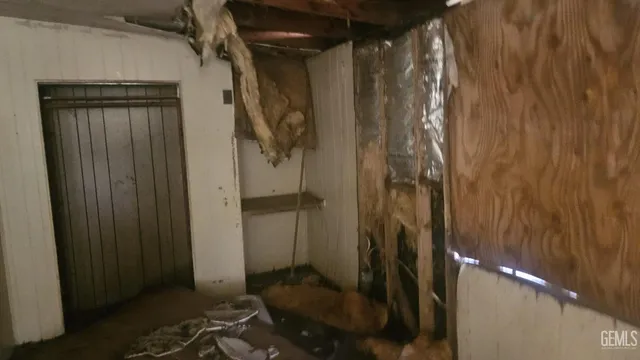 a view of entryway and hall