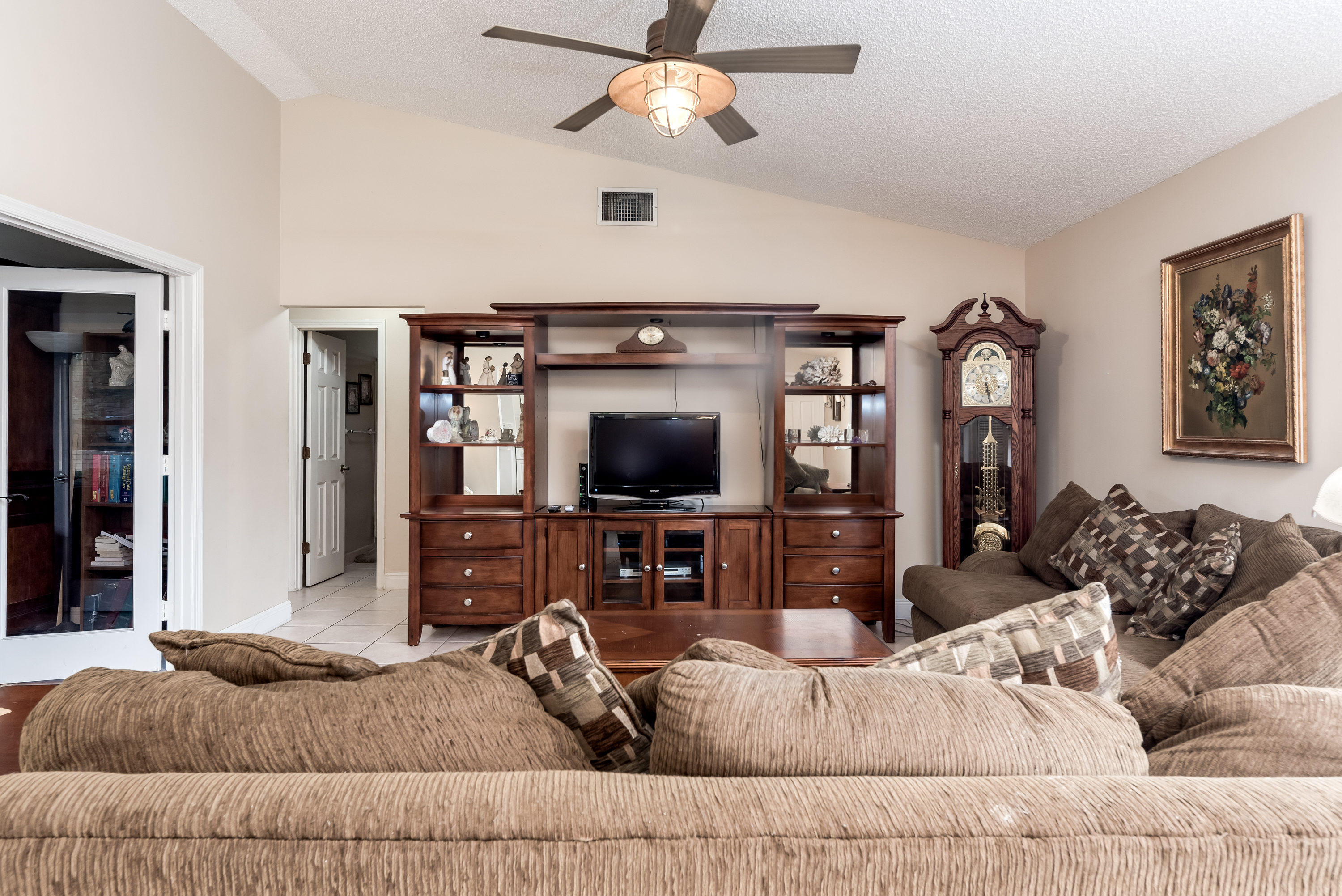 9188 Edgemont Lane Boca Raton, FL 33434 - Photo 18 of 26 Must See Property-print-018-019-18-3000x