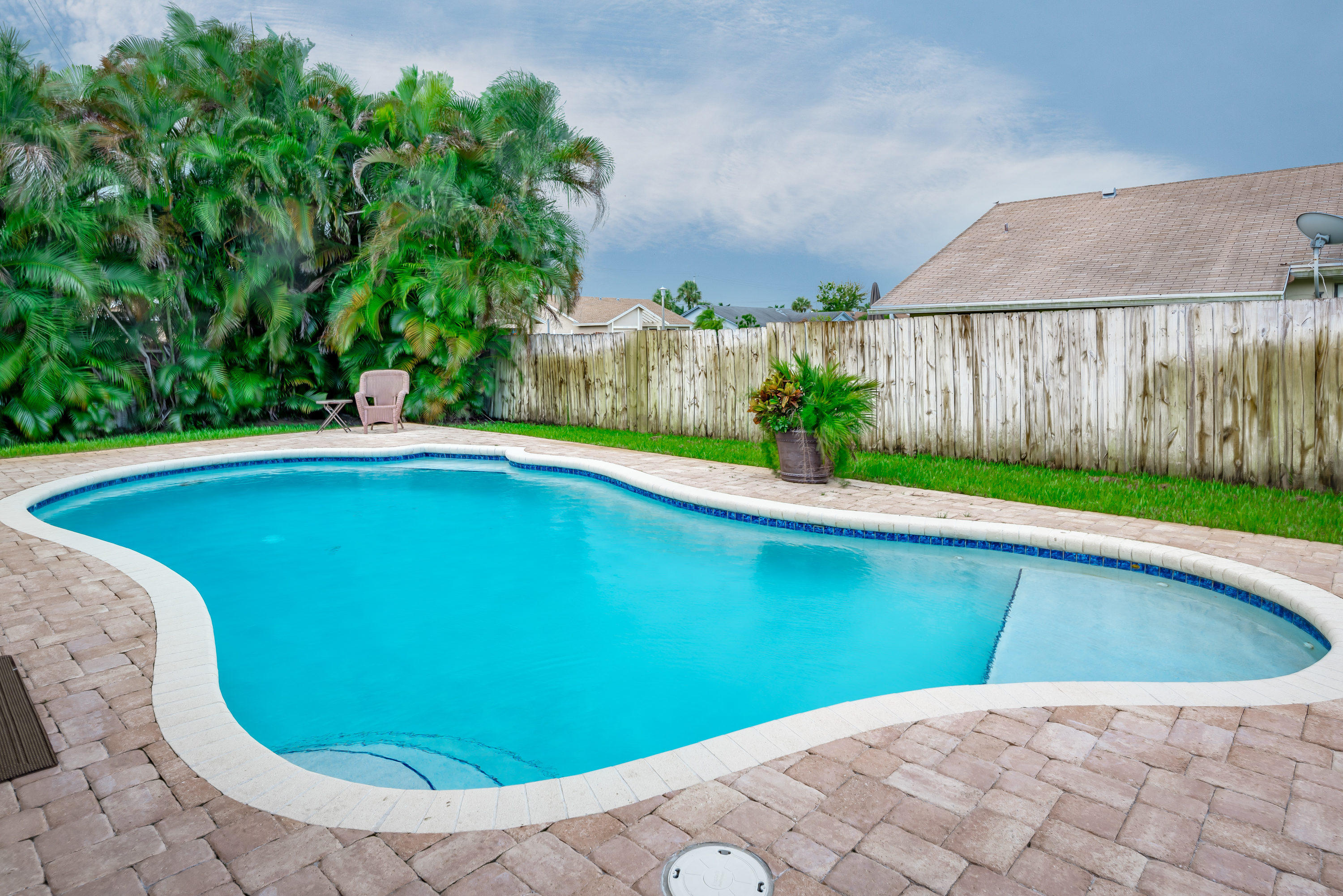 9188 Edgemont Lane Boca Raton, FL 33434 - Photo 4 of 26 Heated Pool