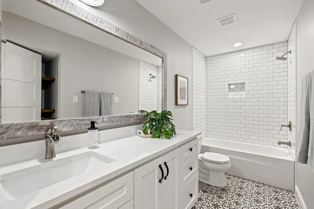 $2,000,000 | 6905 Ladera Norte, Austin, TX 78731