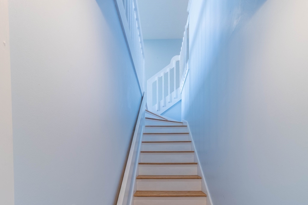 16 Milford Street, Unit 9 Hull, MA 02045 - Photo 25 of 42 a view of entryway