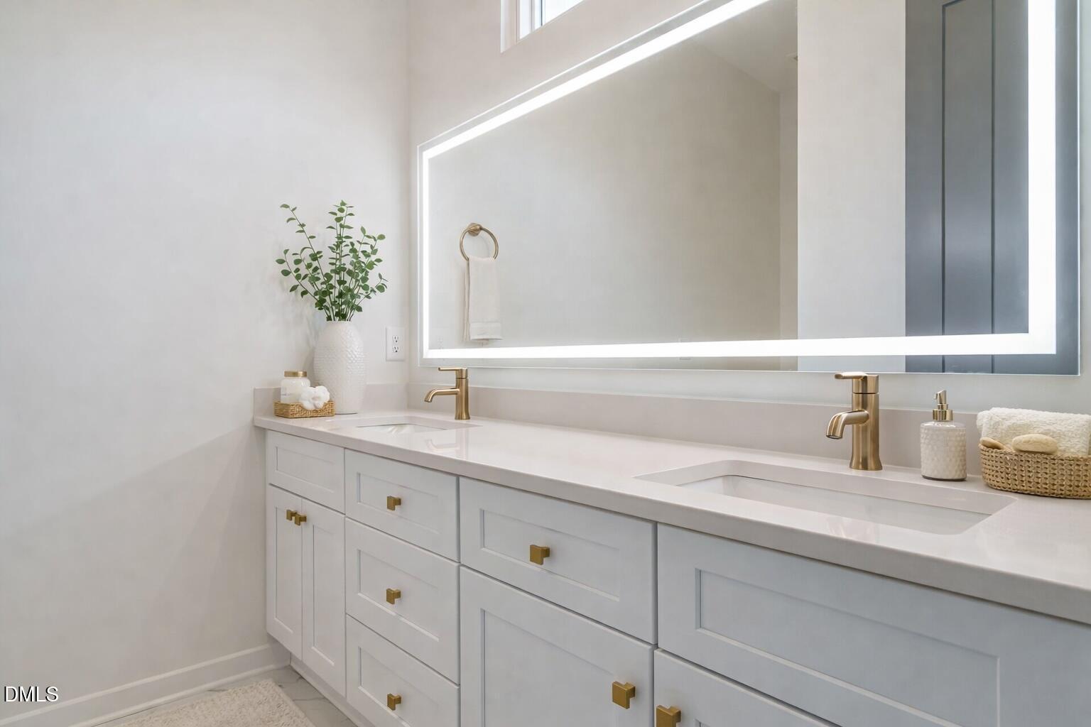 1523 Urban Trace Lane Raleigh, NC 27608 - Photo 14 of 27 primarybath