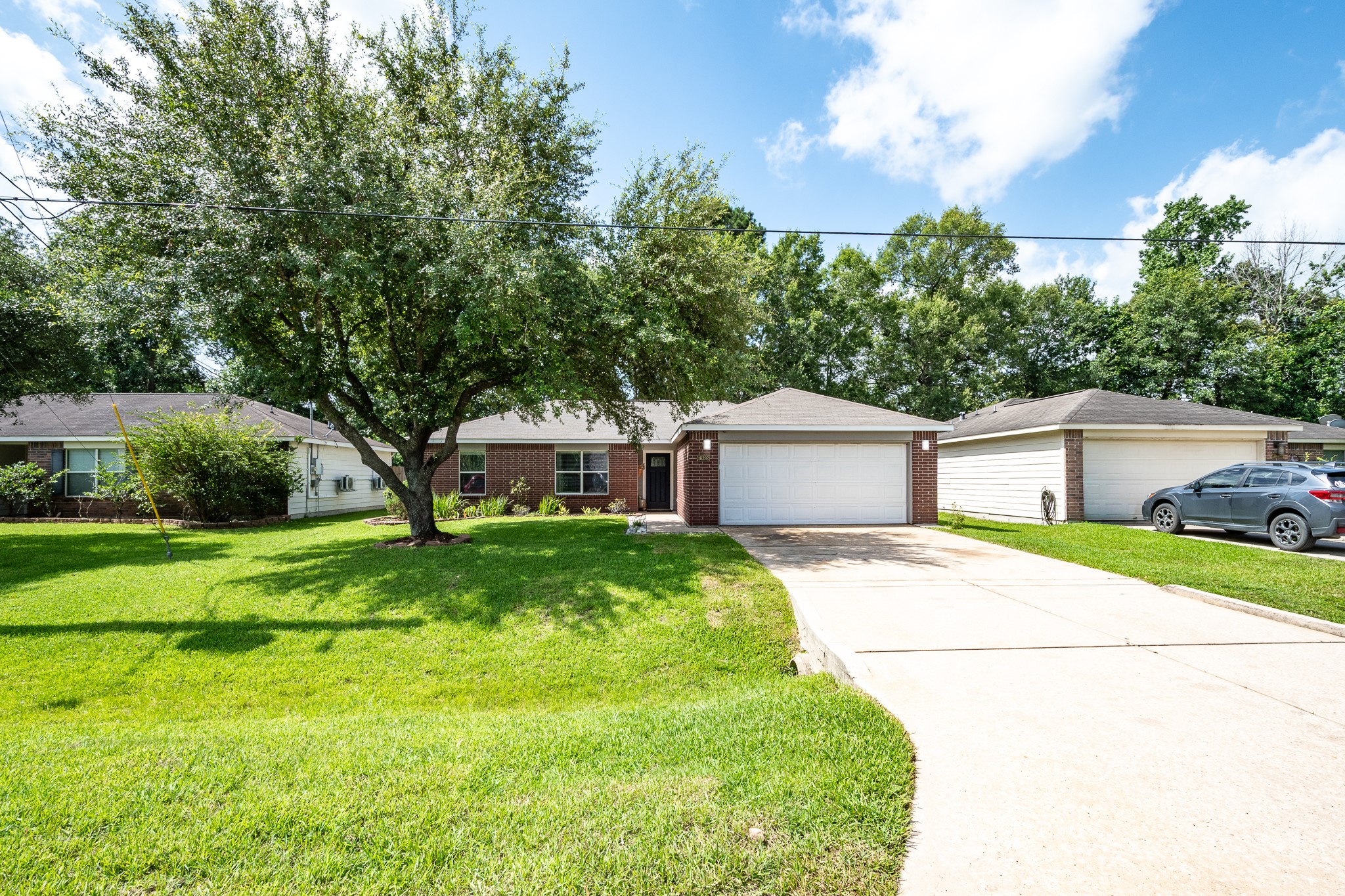 16392 Many Trees Lane Conroe, TX 77302 - Photo 2 of 33 Clean and inviting
