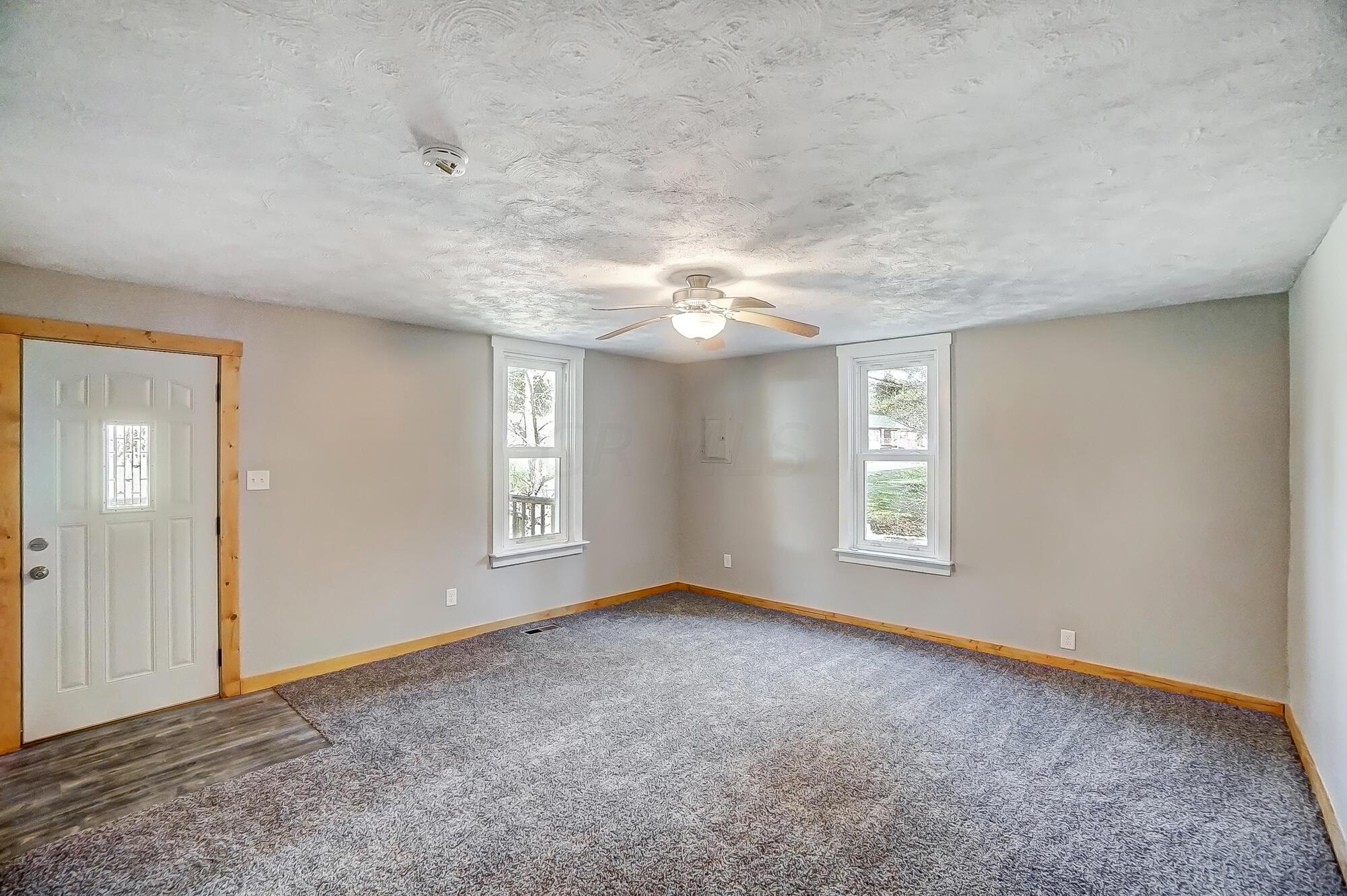 36511 Lime Bank Road Union Furnace, OH 43158 - Photo 11 of 41 Living Room