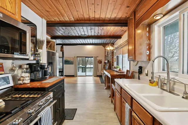 $539,900 | 10 Birch Bluff Road, Tonka Bay, MN 55331