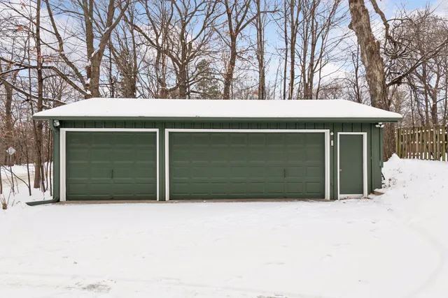 $539,900 | 10 Birch Bluff Road, Tonka Bay, MN 55331