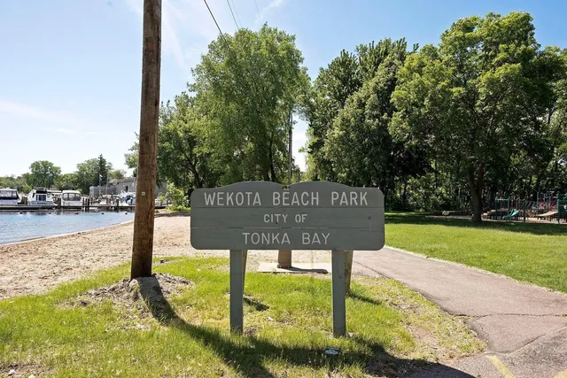 $539,900 | 10 Birch Bluff Road, Tonka Bay, MN 55331