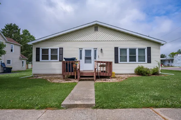 $260,000 | 1313 2nd Main Street, Elroy, WI 53929