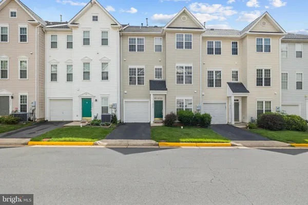$519,000 | 2523 Logan Wood Drive, Herndon, VA 20171