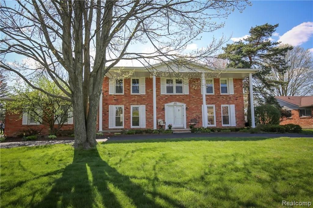925 Bridgestone Drive Rochester Hills, MI 48309 - Photo 1 of 54