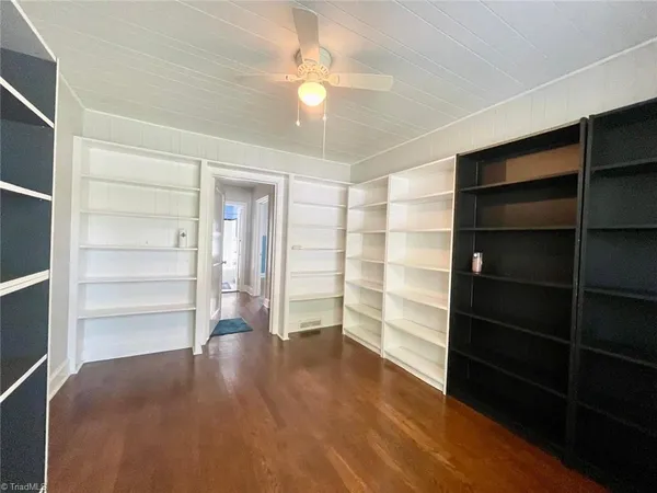 $1,595 | 1311 Cardinal Place, Greensboro, NC 27408
