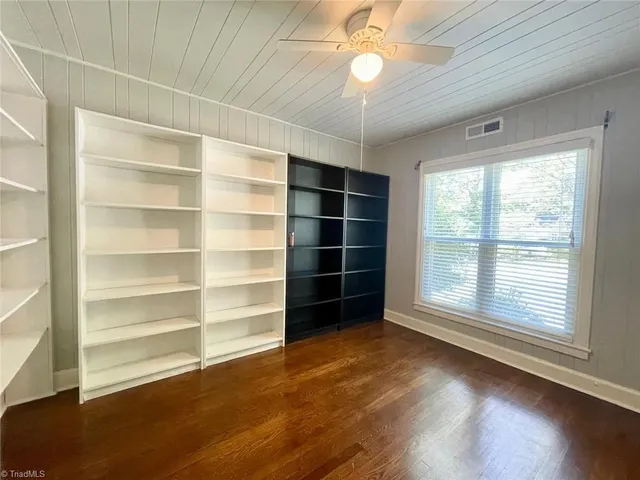 $1,595 | 1311 Cardinal Place, Greensboro, NC 27408