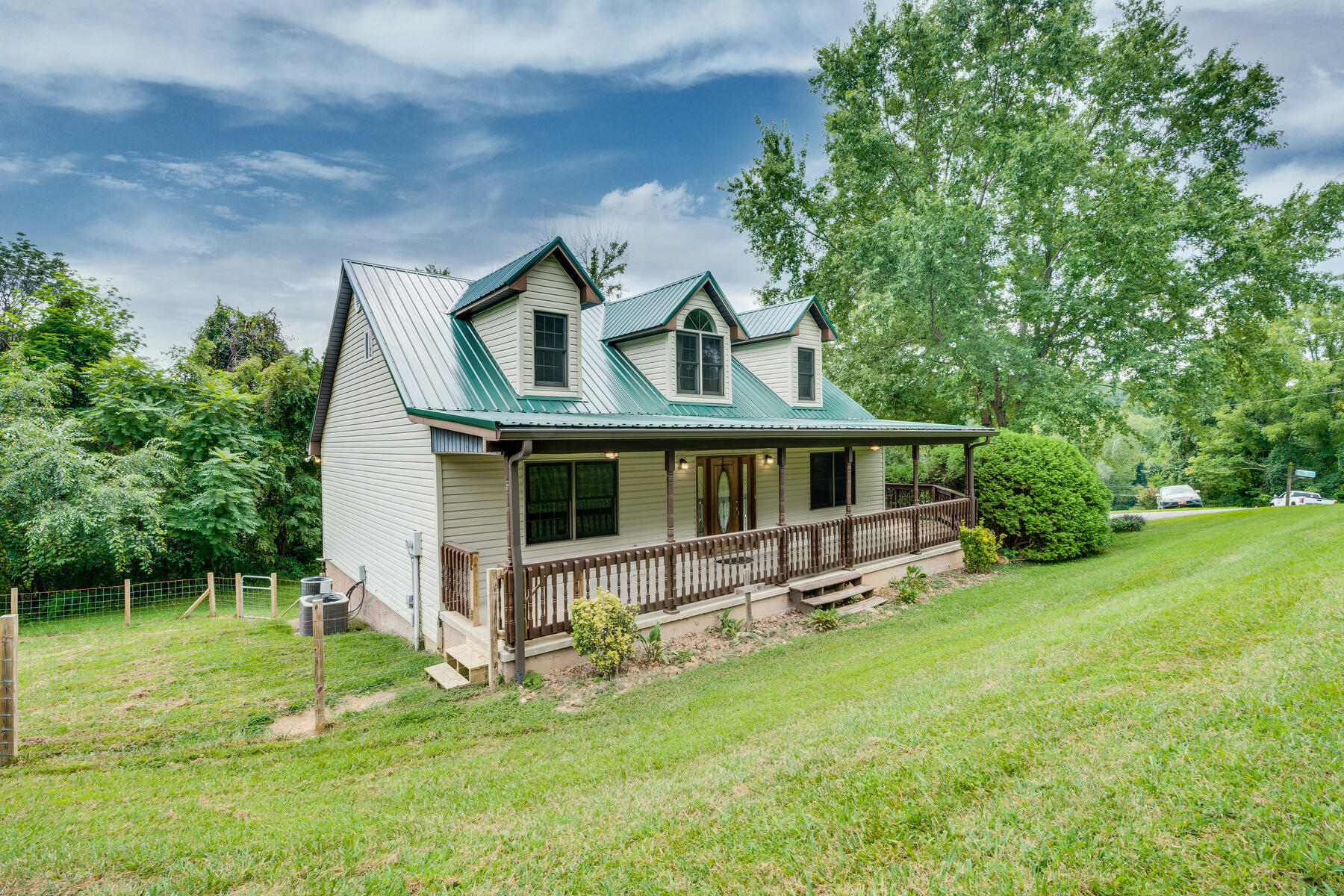 191 Maple Tree Lane Watauga, TN 37694 - Photo 2 of 50 191 Maple Tree Ln