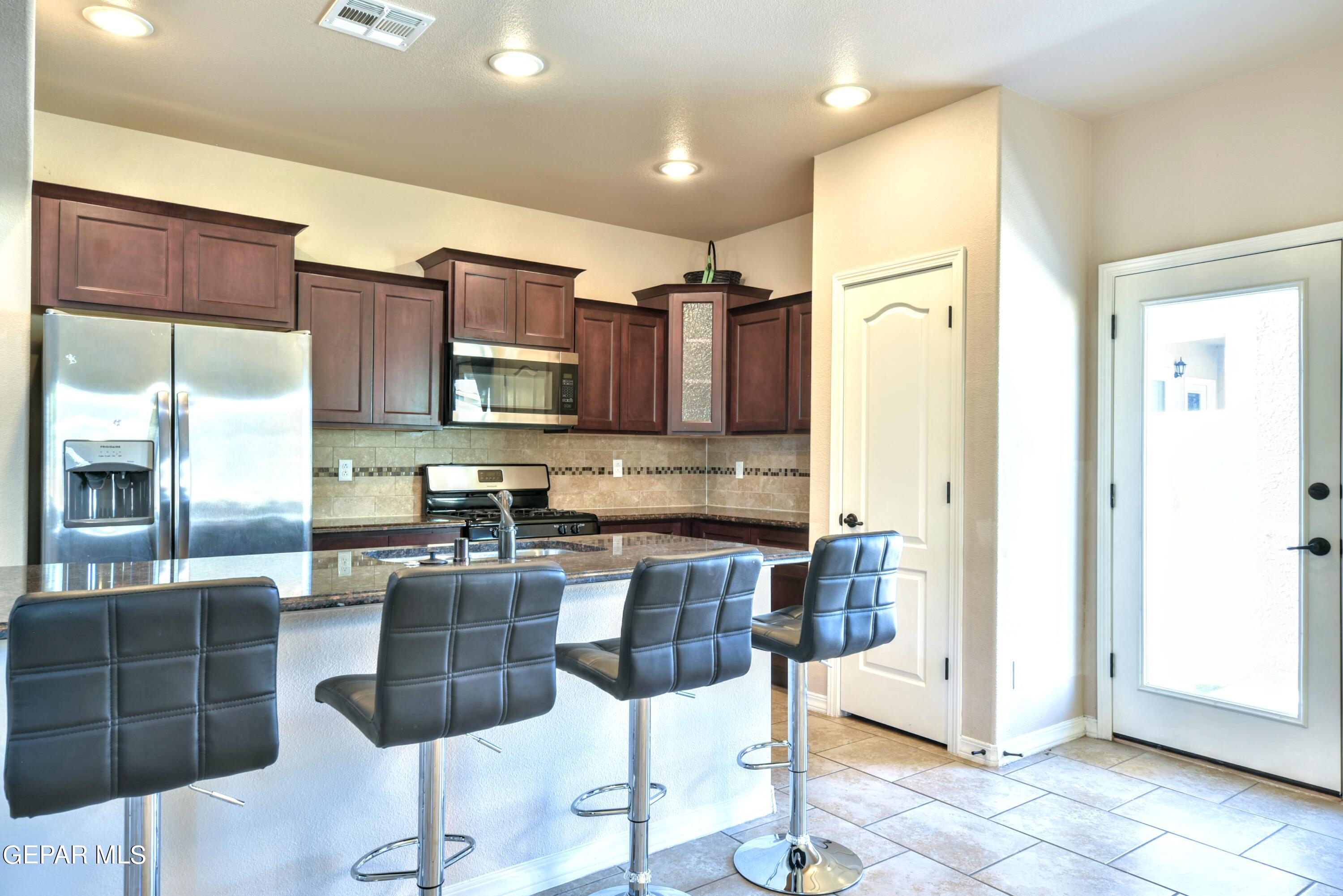 13313 Tuggle Road El Paso, TX 79928 - Photo 47 of 68 v- (32)~2