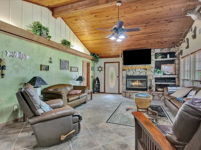 $489,900 | 21441 FM 705, Broaddus, TX 75929