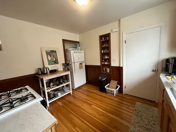 $3,950 | 52 Egerton Road, Unit 1, Arlington, MA 02474