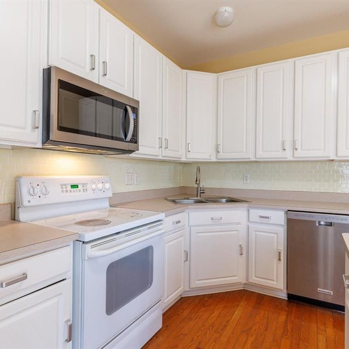 565 Cherry Orchard Road Canton, MI 48188 - Photo 9 of 22 Photo 9