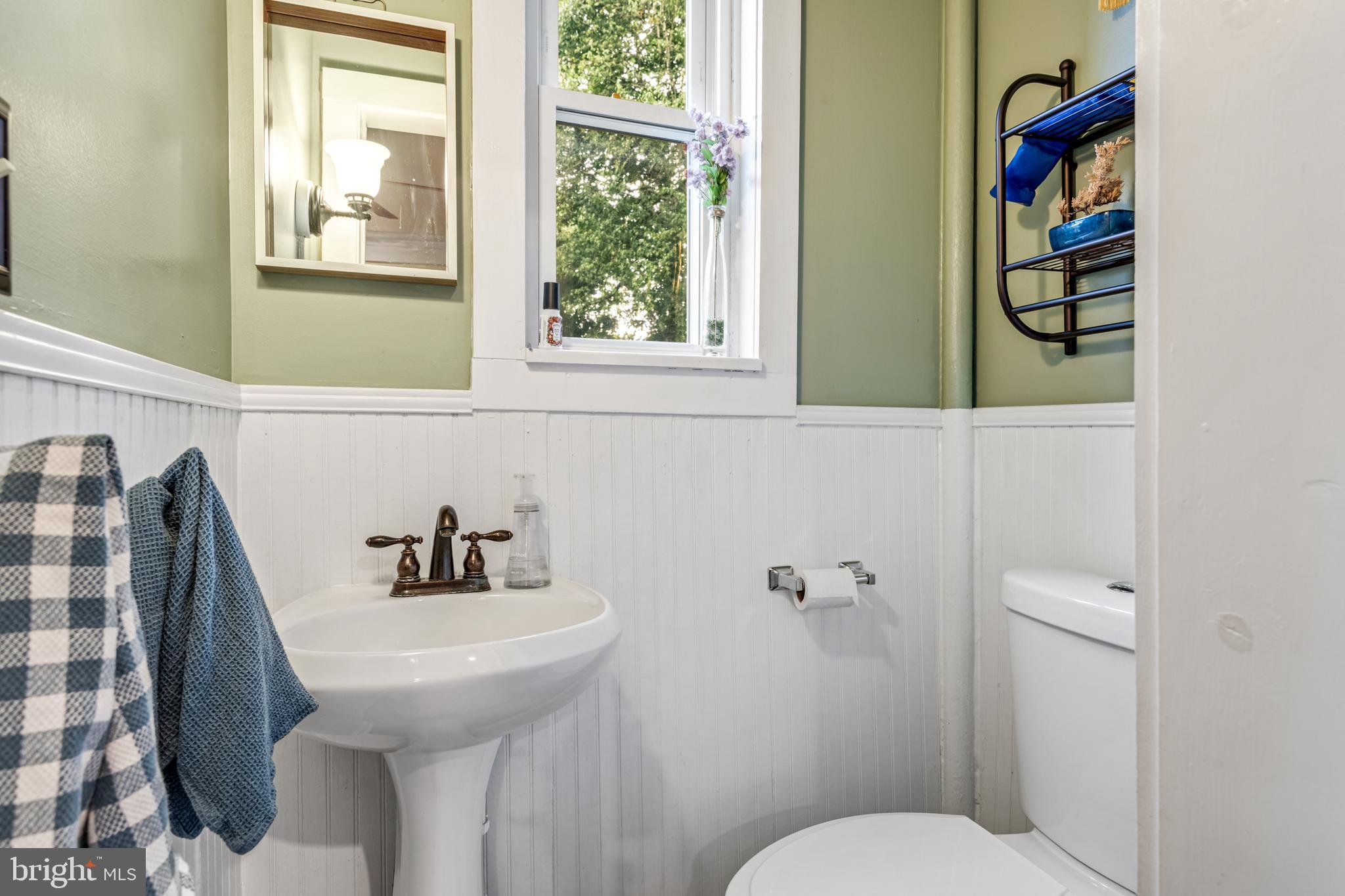 340 Nevin Street Lancaster, PA 17603 - Photo 20 of 41 1st floor wet bar