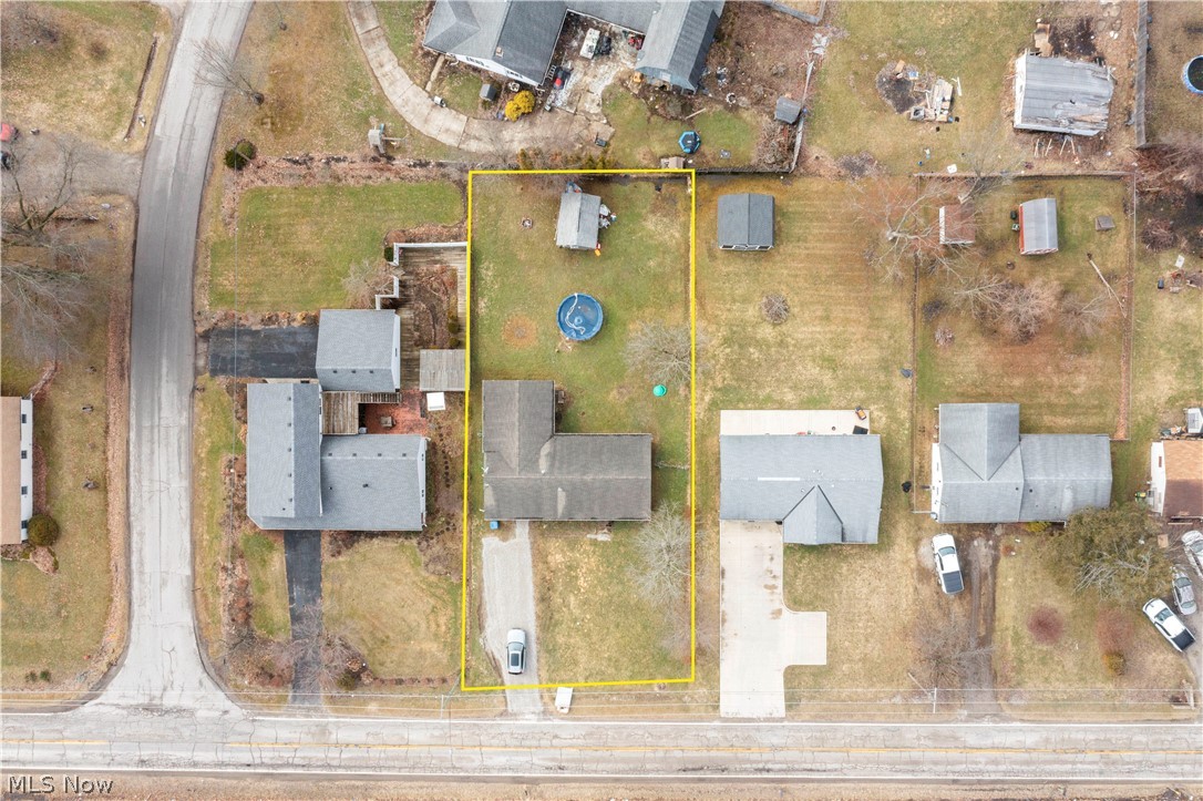 12452 Island Road Grafton, OH 44044 - Photo 36 of 39 Aerial view of residential area with property boundaries highlighted